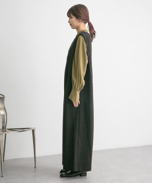 KBF（ケイビーエフ）の「ショルダータックスエードサロペット（サロペット/オーバーオール・レディース・BEIGE/BLACK・36/38）」の17枚目の写真