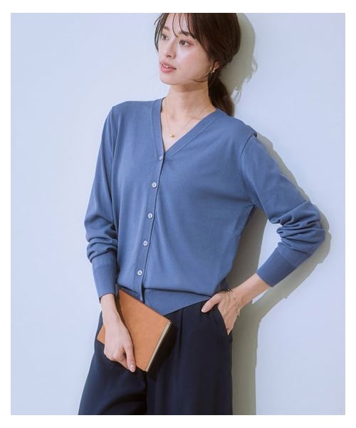 nissen（ニッセン）の「【ひんやり接触冷感】抜け感Ｖネックカーディガン（ＵＶカット・毛玉になりにくい・遮熱）<大きいサイズ有>（カーディガン/ボレロ・レディース・黒/オフホワイト/杢グレー/セージグリーン/ブルーグレー/ネイビー/ペールラベンダー/ダスティグリーン/ライム/ベージュ/グレージュ・S/M/L/LL/3L/4L/5L/6L）」の18枚目の写真