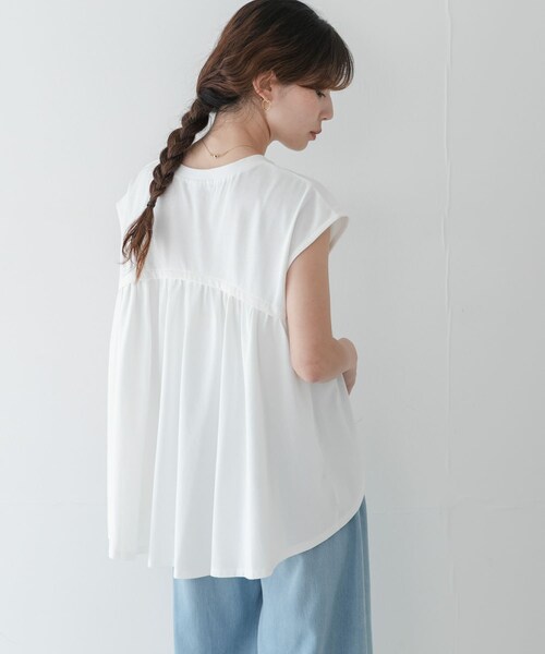 URBAN RESEARCH Sonny Label（アーバンリサーチサニーレーベル）の「接触冷感バックフレアフレンチTシャツ（Tシャツ/カットソー・レディース・オフ/チャコール/コーラルレッド・Free）」の4枚目の写真