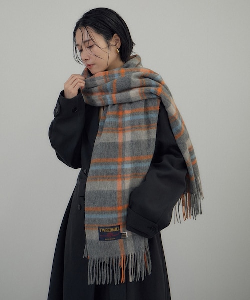 ADAM ET ROPE'(アダムエロペ)の「【TWEEDMILL(ツイードミル)】Knee Rug(大判ストール)(マフラー・レディース・グレー系/カーキ/ターコイズ/レッド系・F)」の5枚目の写真