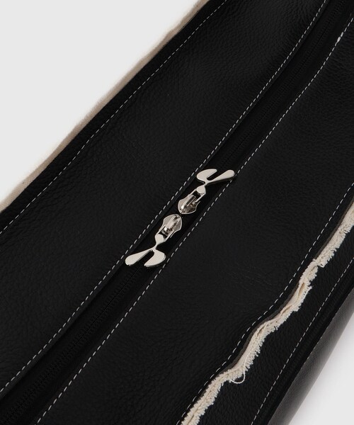 ADAM ET ROPE'（アダムエロペ）の「【HIDAKA/ヒダカ】BROKEN CLUB BAG（ショルダーバッグ・メンズ・ブラック・F）」の7枚目の写真