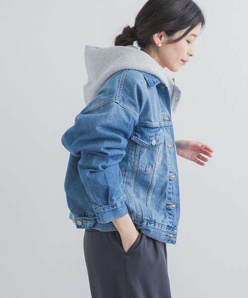 URBAN RESEARCH DOORS（アーバンリサーチドアーズ）の「LEVI’S　90S トラッカー（デニムジャケット・レディース・ライトブルー/ブラック・S）」の14枚目の写真