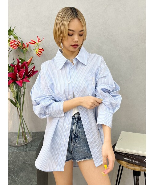 EVRIS（エヴリス）の「E emblemオーバーサイズシャツ（シャツ/ブラウス・レディース・ホワイト/ピンク/ブルー・F）」の10枚目の写真