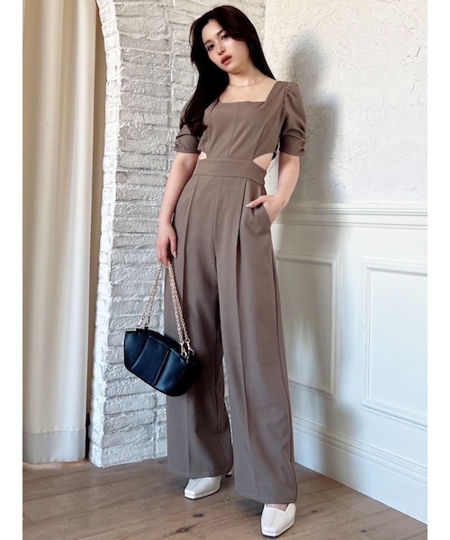 RESEXXY（リゼクシー）の「カットアウトコンビネゾン（つなぎ/オールインワン・レディース・アイボリー/ブラック/ブラウン・F）」の3枚目の写真