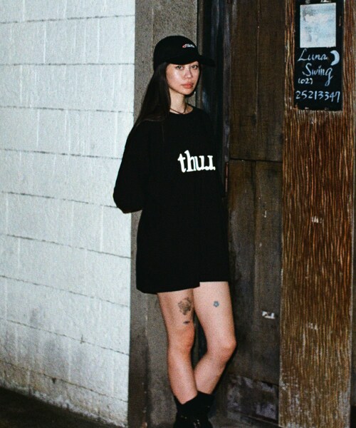 URBAN RESEARCH(アーバンリサーチ)の「thur. logo SHORT-SLEEVE T-SHIRTS(Tシャツ/カットソー・メンズ・BLACK・M/L/XL)」の6枚目の写真