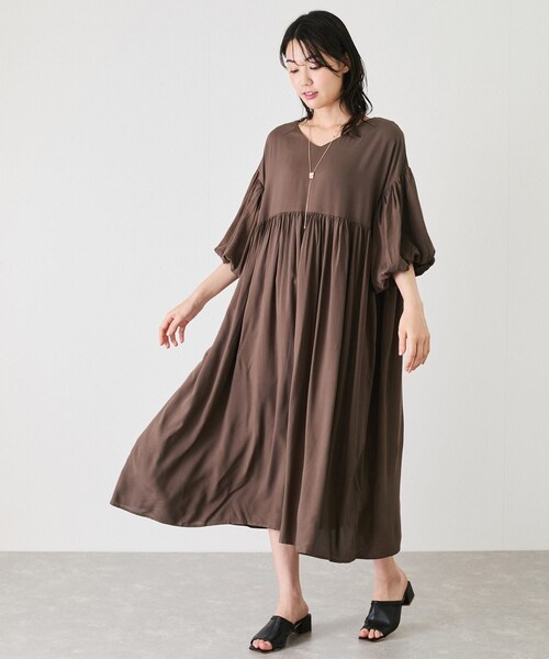 Jayro（ジャイロ）の「バルーンスリーブワンピース（ワンピース・レディース・ブラック/ブラウン系・F）」の6枚目の写真