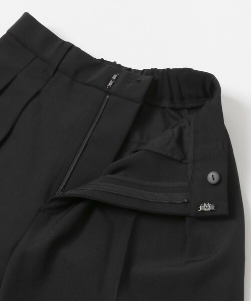 URBAN RESEARCH(アーバンリサーチ)の「『UVカット/イージーケア』ドライギャバツータックパンツ(その他パンツ・レディース・BLACK/GRAY・36/38)」の4枚目の写真