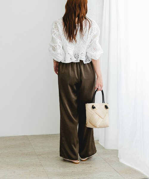 URBAN RESEARCH ROSSO（アーバンリサーチロッソ）の「F by ROSSO　サテンイージーパンツ（その他パンツ・レディース・SAND/K/BROWN・36/38）」の8枚目の写真