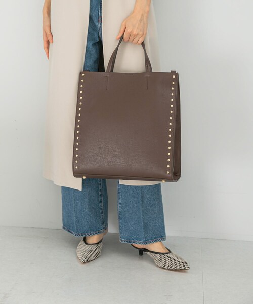 URBAN RESEARCH ROSSO（アーバンリサーチロッソ）の「AULENTTI　スタッズスクエアバッグ（ハンドバッグ・レディース・BEIGE/BROWN・Free）」の4枚目の写真
