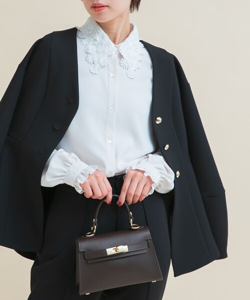 URBAN RESEARCH ROSSO（アーバンリサーチロッソ）の「『WEB/一部店舗限定』レースカラーブラウス（シャツ/ブラウス・レディース・OFF/NAVY・Free）」の11枚目の写真