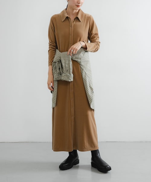 URBAN RESEARCH（アーバンリサーチ）の「ベロアシャツカラーワンピース（ワンピース・レディース・BEIGE/BROWN・FREE）」の2枚目の写真