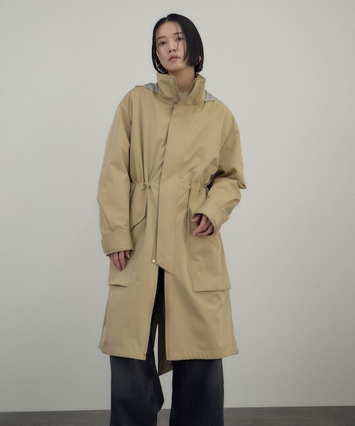 ADAM ET ROPE'（アダムエロペ）の「3レイヤーミリタリーコート / KAJIF（ミリタリージャケット・レディース・ブラック/ベージュ・F）」の2枚目の写真