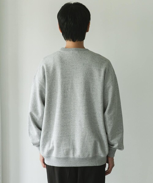 URBAN RESEARCH DOORS(アーバンリサーチドアーズ)の「commpost 反毛裏毛クルーネックスウェット(スウェット・メンズ・TOP GRAY・M/L/XL)」の3枚目の写真