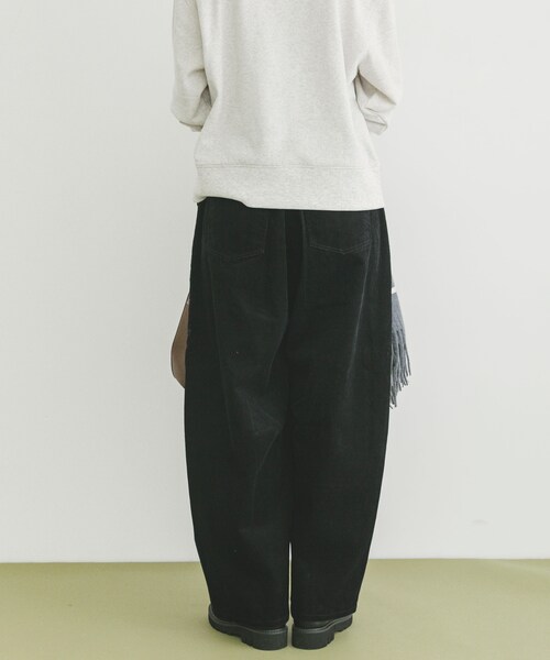 ITEMS URBANRESEARCH(アイテムズ アーバンリサーチ)の「コーデュロイバレルパンツ(その他パンツ・レディース・BLK/BEG/CHERRY・FREE)」の6枚目の写真