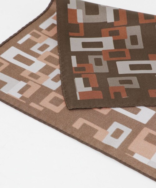 URBAN RESEARCH DOORS（アーバンリサーチドアーズ）の「LIFE STYLE TAILOR　シルクプリントチーフ（ハンカチ/ハンドタオル・メンズ・GRAY/NAVY/BROWN/GREEN・-）」の13枚目の写真