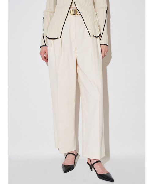 ELENDEEK（エレンディーク）の「CHINO TUCKED PT（その他パンツ・レディース・アイボリー/グレー/ベージュ・01/02）」の3枚目の写真