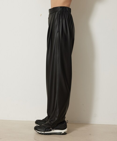 NERGY（ナージー）の「【イージーケア】Synthetic Leather イージータックパンツ（その他パンツ・レディース・ブラック・F/M/S）」の16枚目の写真