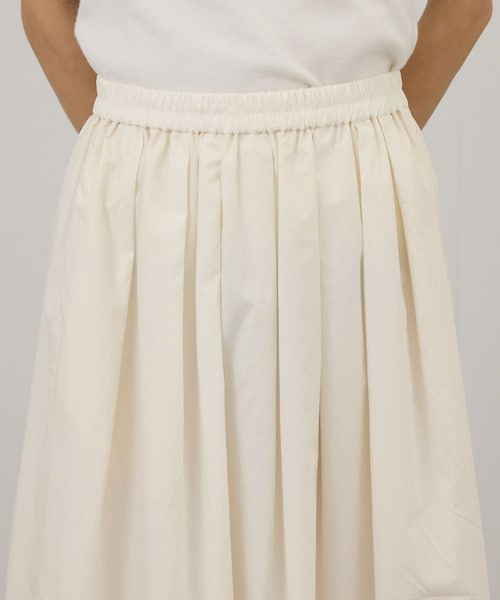 ADAM ET ROPE'（アダムエロペ）の「コーティングギャザータックスカート / セットアップ対応（スカート・レディース・ホワイト/ネイビー系・F）」の11枚目の写真