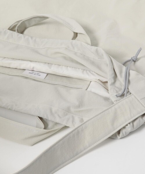 URBAN RESEARCH DOORS（アーバンリサーチドアーズ）の「STILL BY HAND　NYLON OX TWO-WAY BAG（ショルダーバッグ・メンズ・INK BLACK/CHARCOAL/ECRU・Free）」の6枚目の写真