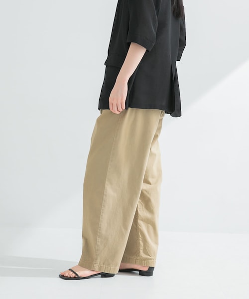 URBAN RESEARCH（アーバンリサーチ）の「『3サイズ展開』チノイージーパンツ（チノパンツ・レディース・BEIGE/OFF・38/40/36）」の20枚目の写真