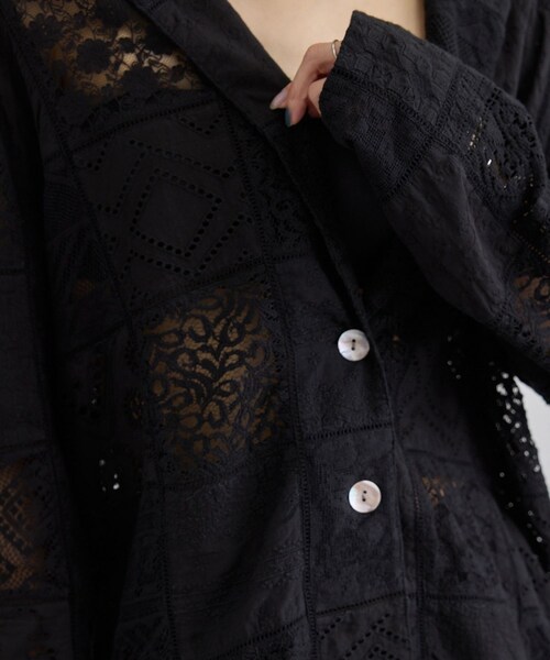 ADAM ET ROPE'(アダムエロペ)の「【WEB限定】刺繍レースパッチワークシャツジャケット/ セットアップ対応(テーラードジャケット・レディース・ブラック/ホワイト・F)」の11枚目の写真