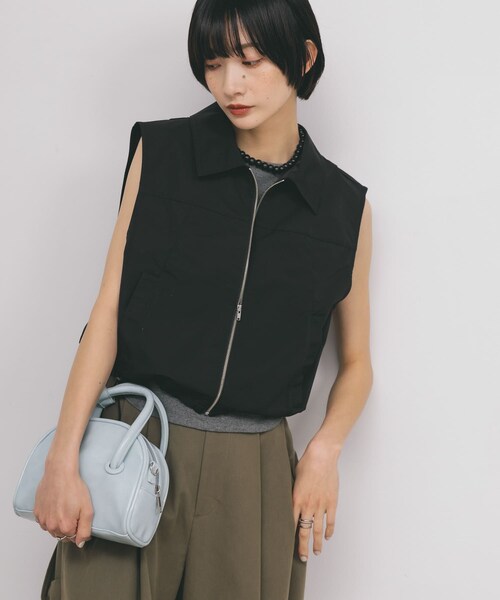 KBF（ケイビーエフ）の「コンパクトバルーンベスト（ベスト・レディース・BLACK/CAMEL・one）」の4枚目の写真