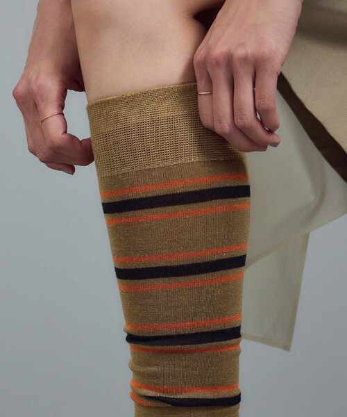 ADAM ET ROPE'(アダムエロペ)の「【CONLEAD(コンリード)】Border line Long / ボーダーソックス(ソックス/靴下・レディース・ブラック系/キャメル系/ワイン系・F)」の16枚目の写真