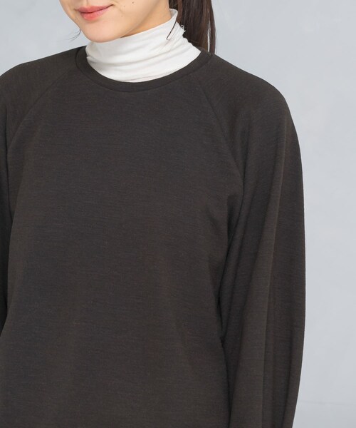 URBAN RESEARCH ROSSO（アーバンリサーチロッソ）の「ウール混タックスリーブスウェット（スウェット・レディース・OFF WHITE/BROWN・FREE）」の14枚目の写真