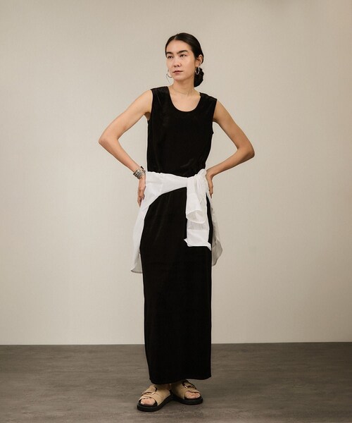 ADAM ET ROPE'（アダムエロペ）の「トリアセベロア前後2WAYノースリーブ/タンクトップ / セットアップ対応（タンクトップ・レディース・ブラック/ベージュ・F）」の4枚目の写真