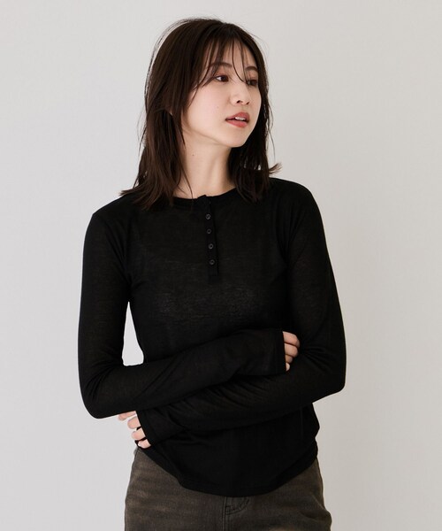 Jayro(ジャイロ)の「ヘンリーネックプルオーバー(Tシャツ/カットソー・レディース・ブラック/グレー/ホワイト系・M)」の5枚目の写真