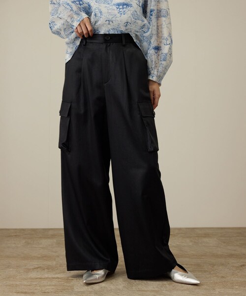 ROPE'（ロペ）の「【洗える】シャイニーサテンパンツ/一部セットアップ対応（カーゴパンツ・レディース・ブラック/オフホワイト/オレンジ・36/38）」の6枚目の写真