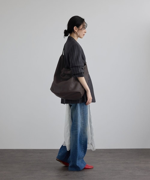 ADAM ET ROPE'(アダムエロペ)の「【J'aDoRe・一部店舗限定】【Morphee(モルフェ)】MESSENGER(トートバッグ・レディース・ダークブラウン・F)」の6枚目の写真