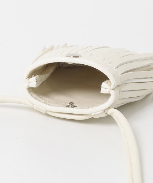 KBF（ケイビーエフ）の「フリンジマルチアクセサリー（ポーチ・レディース・BLACK/IVORY・One）」の12枚目の写真