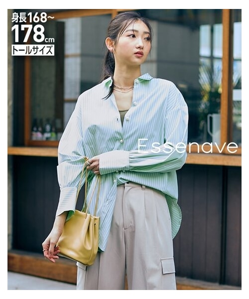 nissen（ニッセン）の「高身長　ゆるシルエットパール調ボタンシャツ（トールサイズ）Essenave（シャツ/ブラウス・レディース・ブルー系無地/グリーン系ストライプ/黒系ストライプ・MTT/LTT/LLTT/3LTT/4LTT/5LTT）」の2枚目の写真