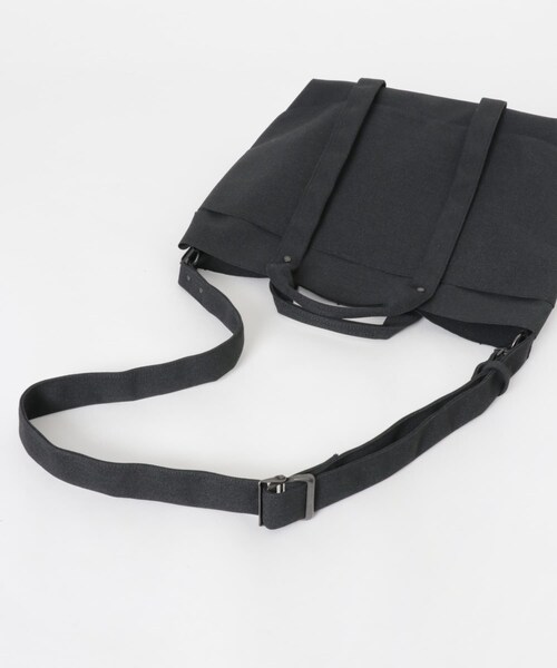URBAN RESEARCH（アーバンリサーチ）の「KARRI AMIACALVA　2 way tote L（トートバッグ・メンズ・BLACK/GRAY・L）」の7枚目の写真