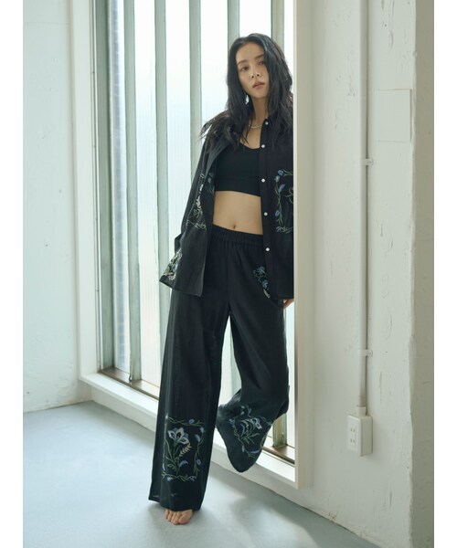 Ungrid（アングリッド）の「エンブロイダリーエスニックラフパンツ（その他パンツ・レディース・オフホワイト/ブラック/オレンジ・F）」の4枚目の写真