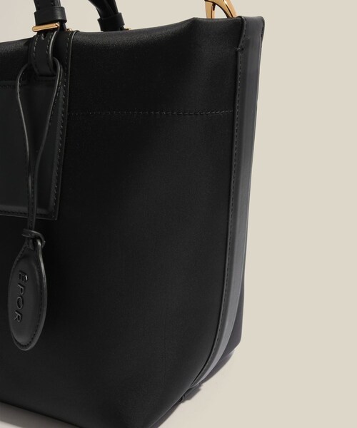 ROPE'（ロペ）の「【E'POR】【撥水加工・超軽量】 BOAT BAG Medium（トートバッグ・レディース・ブラック/キナリ・F）」の13枚目の写真