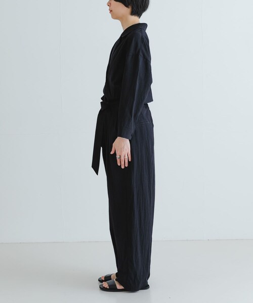 URBAN RESEARCH（アーバンリサーチ）の「『2サイズ展開』フロントタックジャンプスーツ（サロペット/オーバーオール・レディース・CHARCOAL/BLACK・38/40）」の11枚目の写真