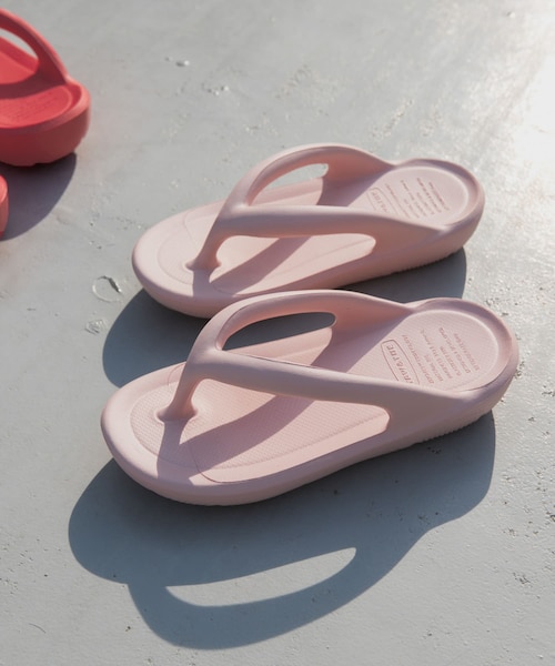 URBAN RESEARCH DOORS（アーバンリサーチドアーズ）の「TAW&TOE　ZEROVITY Flip Flop OG（サンダル・レディース・Baby Pink/Black/Taupe/Baby Blue/Misty Blue/Aura Red・22/23/24）」の5枚目の写真