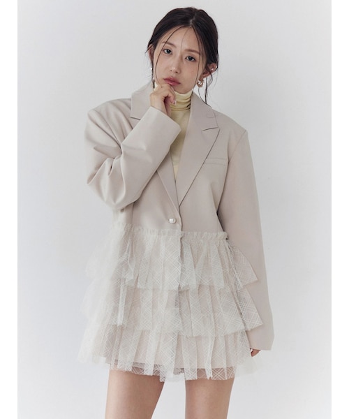 CALNAMUR（カルナムール）の「チュールティアードジャケット（テーラードジャケット・レディース・アイボリー/グレー・F）」の3枚目の写真