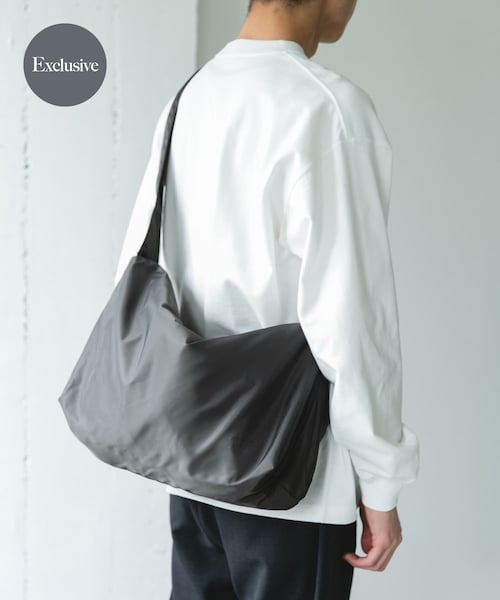 URBAN RESEARCH DOORS（アーバンリサーチドアーズ）の「『別注』YAKPAK×DOORS　SHOULDER BAG M（ショルダーバッグ・メンズ・BLACK/CHARCOAL/GRAY・-）」の2枚目の写真