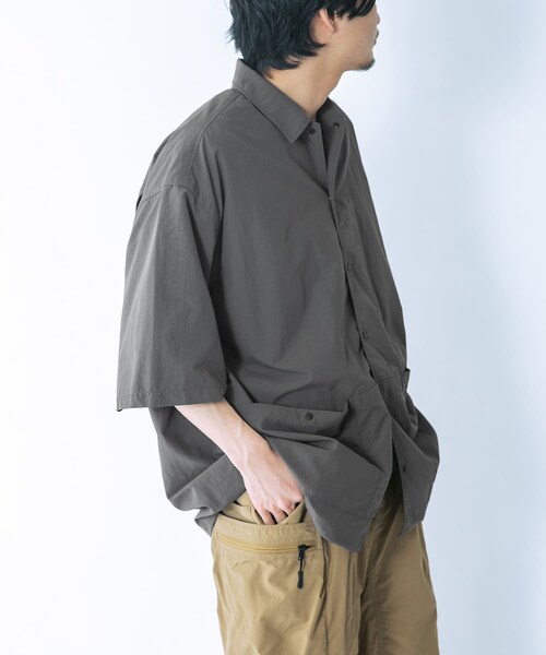 EKAL(エカル)の「『UR TECH』ナイロンタッサーショートスリーブシャツ(シャツ/ブラウス・メンズ・レイクサンリーフ/イエロー/ネイビー/グラファイト/レイクブルー・M/L)」の7枚目の写真