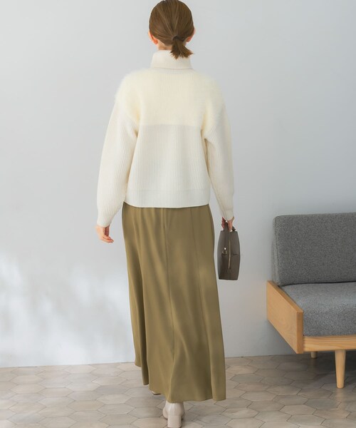 URBAN RESEARCH ROSSO（アーバンリサーチロッソ）の「エアリーヤーンドッキングニットプルオーバー（ニット/セーター・レディース・GRAY/OFF WHITE/BLACK・FREE）」の10枚目の写真