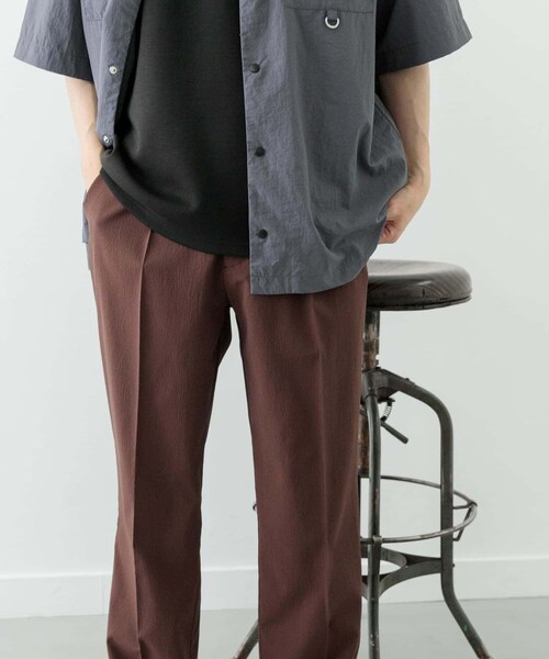 ITEMS URBANRESEARCH（アイテムズ アーバンリサーチ）の「『セットアップ対応』ヨウリュウ1-tuckテーパードパンツ（その他パンツ・メンズ・NVY/BRN/BLK・M/L）」の21枚目の写真