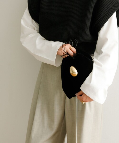 URBAN RESEARCH(アーバンリサーチ)の「『一部別注カラー』JAMIRAY EGGVELVET D/S PUFFER BAG(ショルダーバッグ・レディース・BLUE/BLACK/別注RED・-)」の14枚目の写真