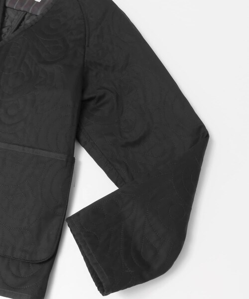 URBAN RESEARCH（アーバンリサーチ）の「MASK QUILTINGノーカラーショートジャケット∴（ノーカラージャケット・レディース・BEIGE/BLACK・1/2）」の8枚目の写真