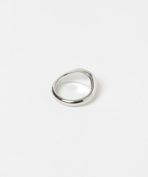URBAN RESEARCH(アーバンリサーチ)の「TOM WOOD Joe Ring White MOP(リング・レディース・SV・48/50/52)」の6枚目の写真