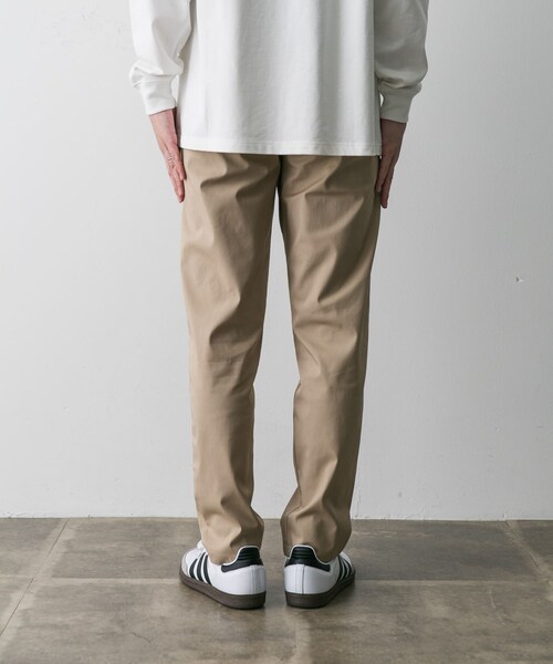 URBAN RESEARCH DOORS（アーバンリサーチドアーズ）の「NEW BALANCE　ツイルテーパードトラウザー(ショート)（その他パンツ・メンズ・SOT/BK/GT/NNY・S/M/L/XL）」の18枚目の写真