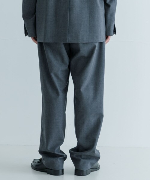 URBAN RESEARCH（アーバンリサーチ）の「ATON　WOOL TROPICAL TAPERED PANTS（その他パンツ・メンズ・303 T.GRAY/005 BLK・4/6）」の11枚目の写真