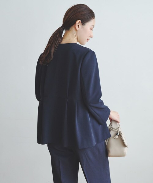 URBAN RESEARCH（アーバンリサーチ）の「ノーカラーペプラムジャケット（ノーカラージャケット・レディース・NAVY/BLACK・Free）」の19枚目の写真